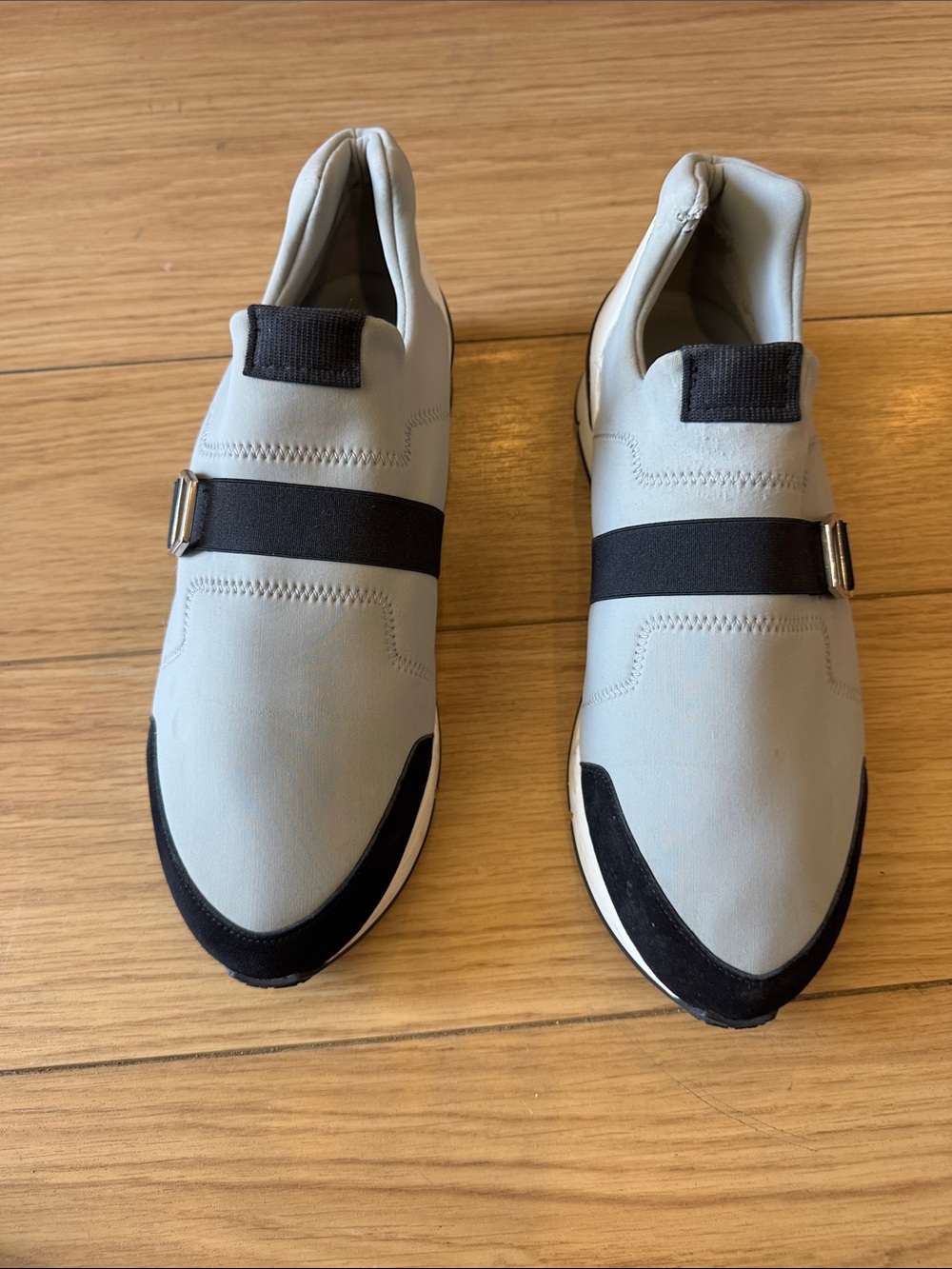 Men's Slip-On Athletic Sneakers in Light Gray and Black